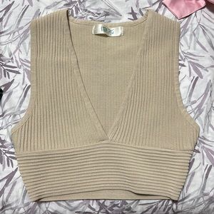 Crop top nude v neck